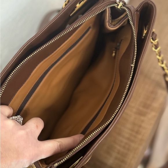 Very Rare CHANEL Chain Leather and Straw Tote - Picture 8 of 12